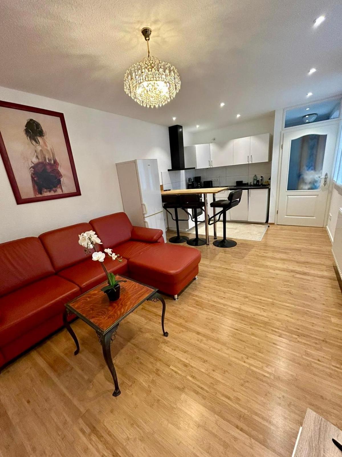 Exklusives Haus, Ruhig Gelegen Im Innenhof, Zentral, Lichtdurchflutet Zustellbett,Babybett Bei Bedarf Karlsruhe Bagian luar foto